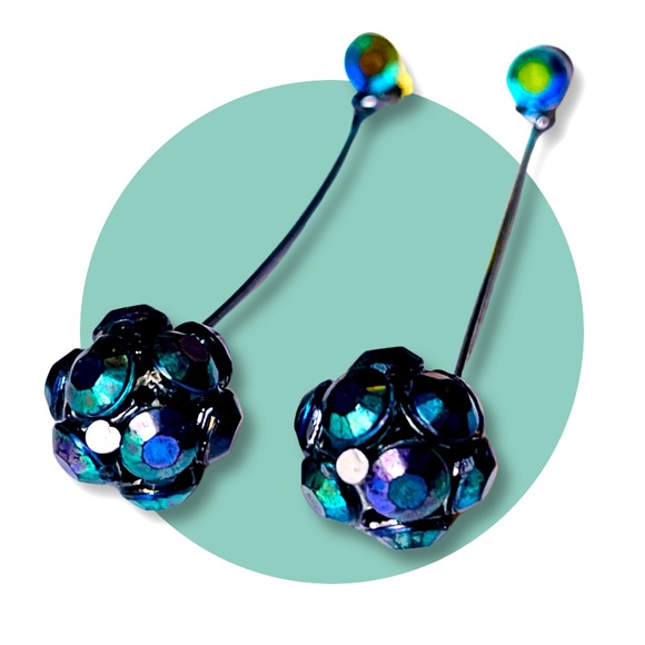 ⭐️ Funky Drop-Pendant Earrings 🕺 - Picture 2 of 3